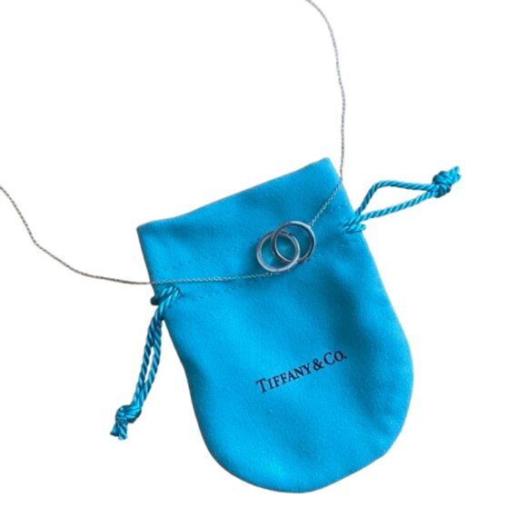 Tiffany & Co. Interlocking Circles Pendant, in silver NWOT - Picture 4 of 4